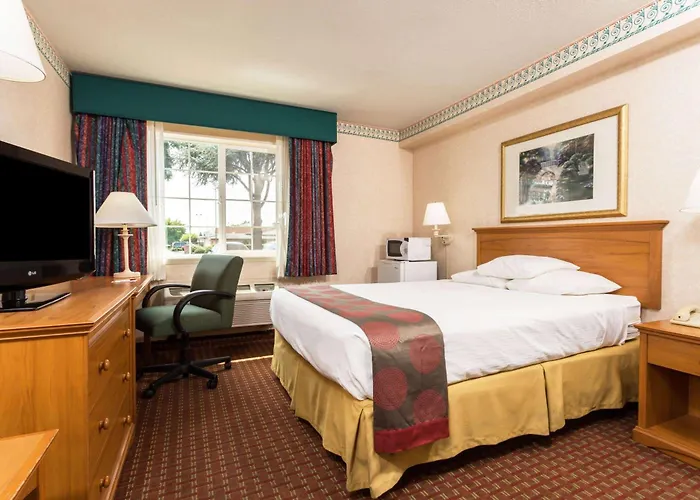 Ramada By Wyndham Portland