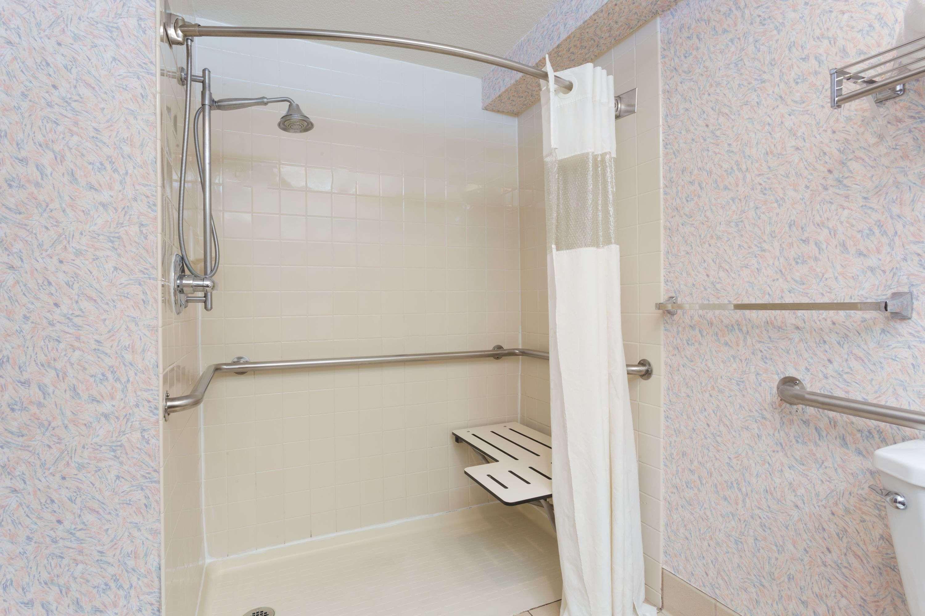 Ramada By Wyndham 3* Portland