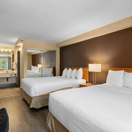 Ramada By Wyndham Portland Hotel Exterior photo