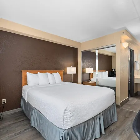 Ramada By Wyndham Portland Hotel Exterior photo