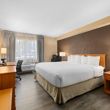 Ramada By Wyndham Portland Hotel Exterior photo