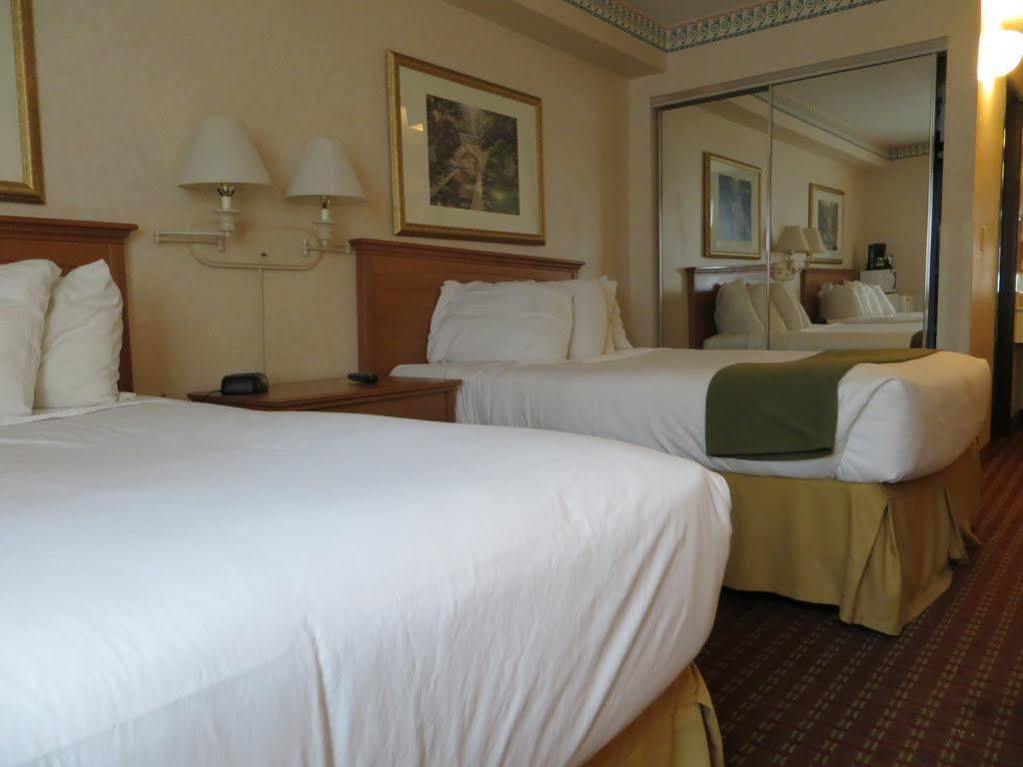Ramada By Wyndham Hotel
