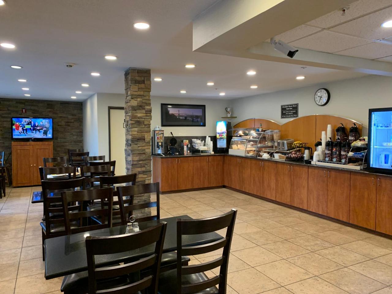Ramada By Wyndham 3* Portland