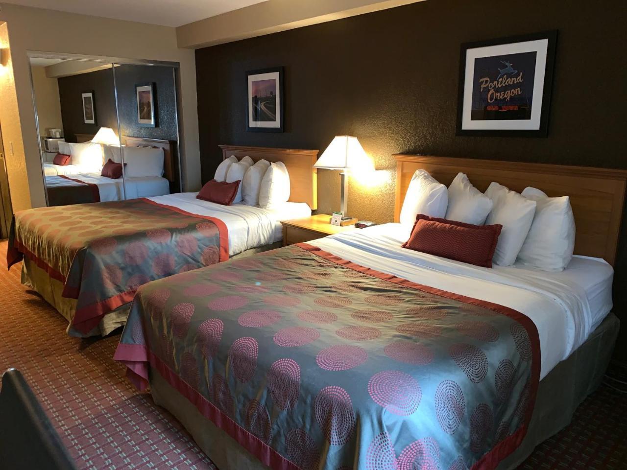 Hotel Ramada By Wyndham Portland